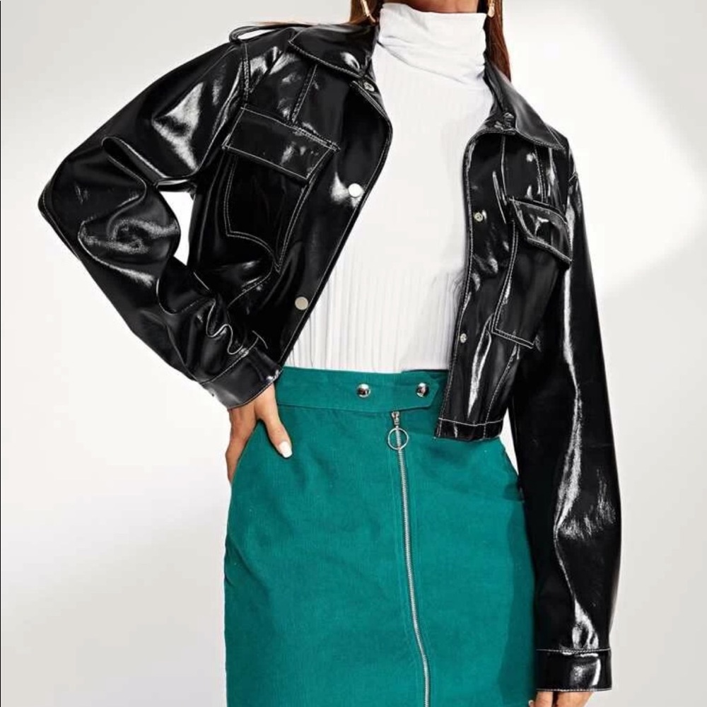 PATENT LEATHER CROPPED JACKET